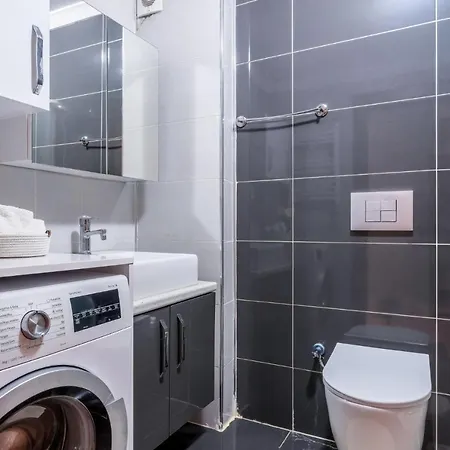 Flat 10 Min To Vadistanbul Mall And Ataturk Forest Apartment *